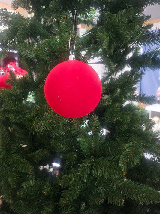 Rød julekule i veolurstoff 10 cm - eksklusiv juletrepynt