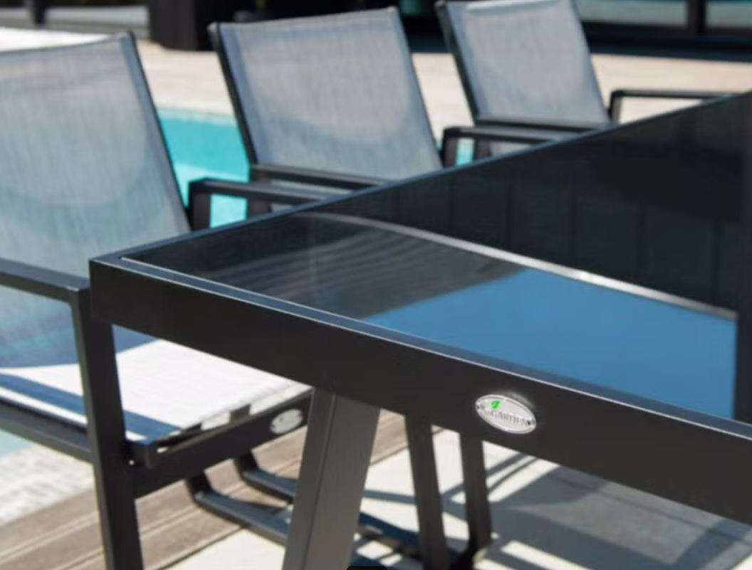 InGarden Eline sittegruppe 6 pers – Hvite stoler/sort bord