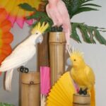 Eksotisk Kakadue Papegøye 35 cm - Realistisk Temadekor med Ekte Fjær