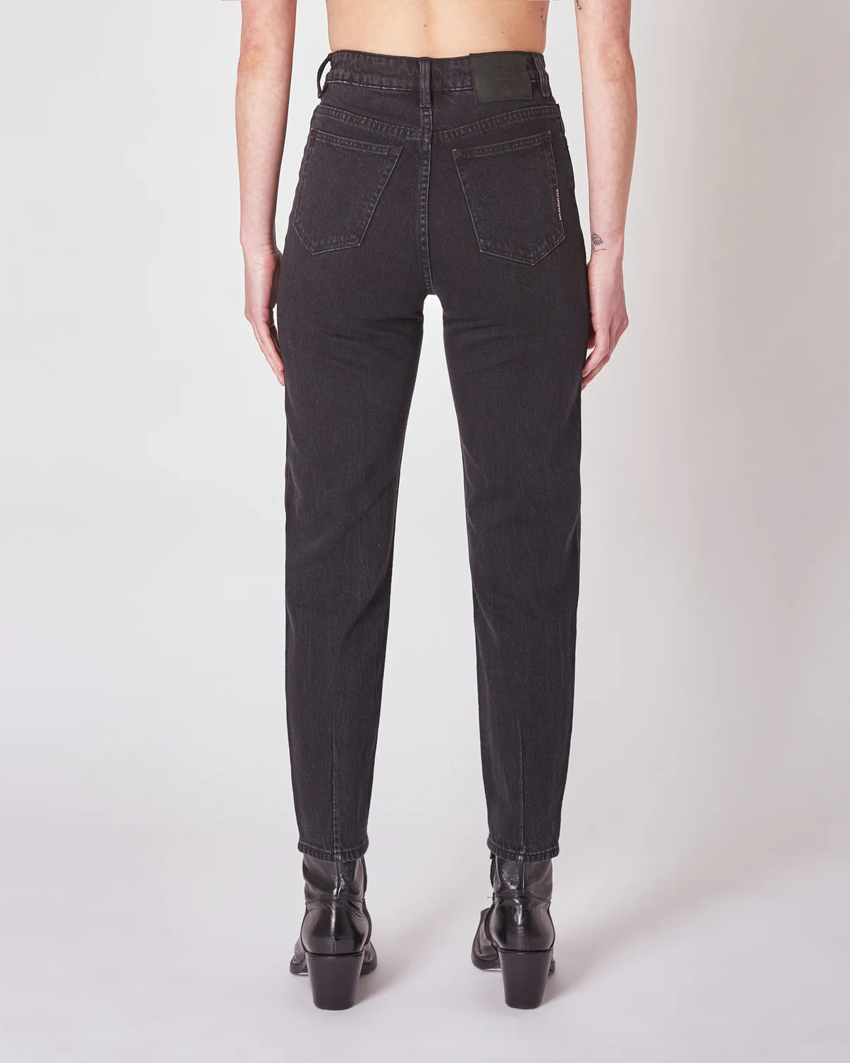 Neuw Stockholm Jeans - Lola Mom Black Earth