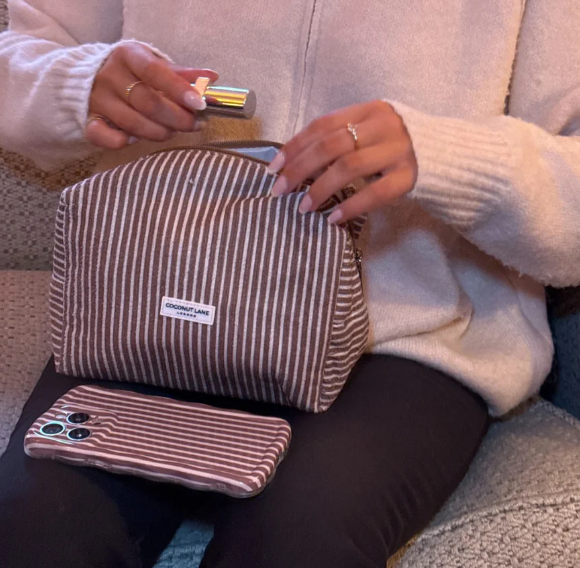 Coconut Lane Toalettmappe med Striper - reiseveske