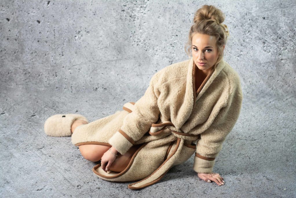 Isa Bee Morgen - badekåpe i 100% Ull - uten hette - Grafitgrå - Unisex