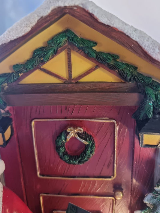 Nissehus med LED-lys - Nissefar ved Døren 24x30 cm