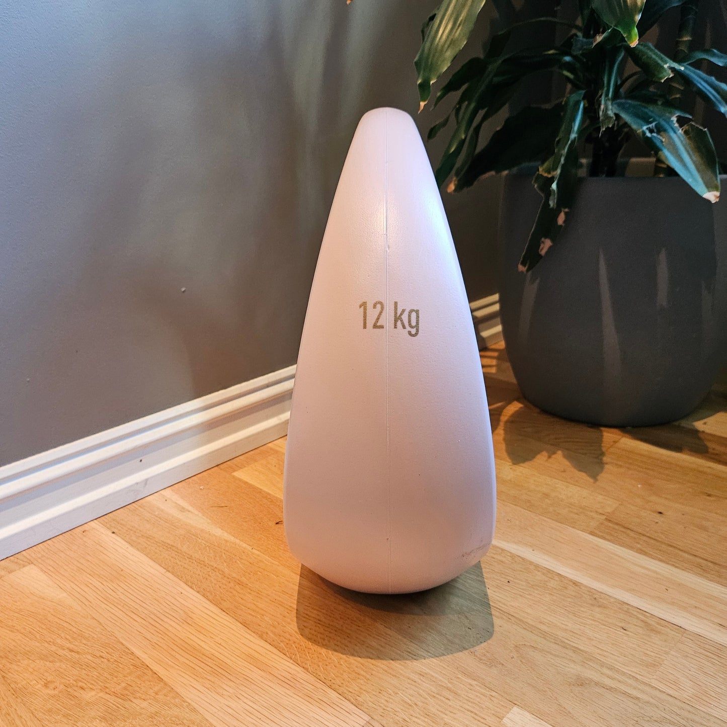 Moon Kettlebell - dekorativ og slitesterk