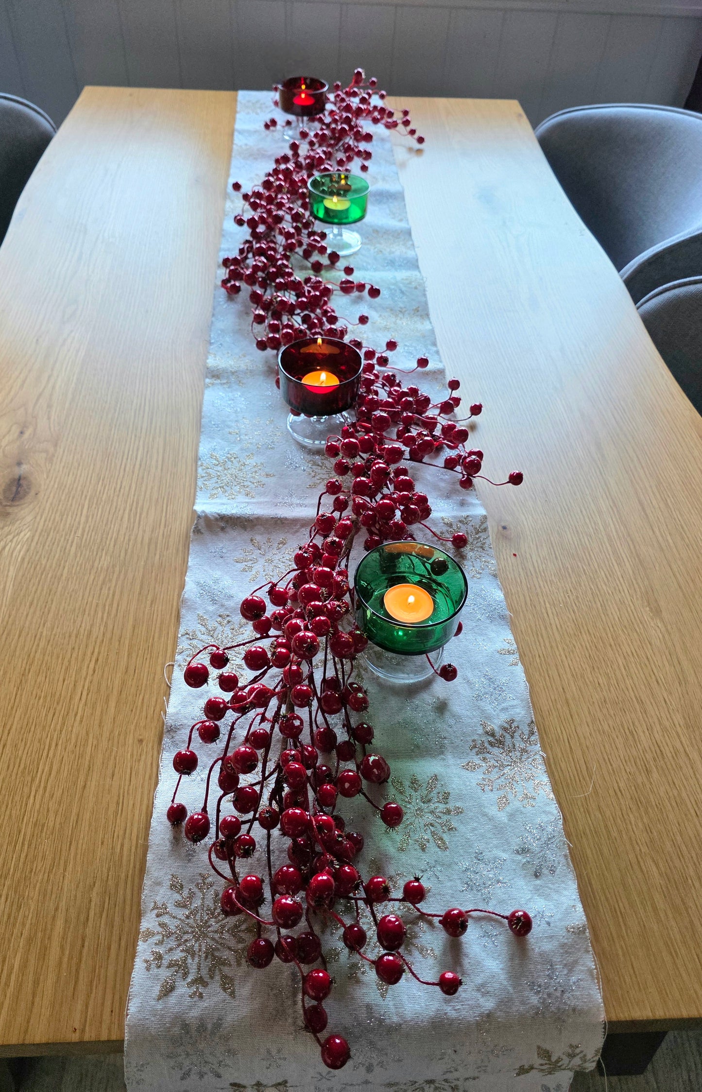 Ranke med Kvister og Røde Bær 150cm - Julepynt & Dekorasjon