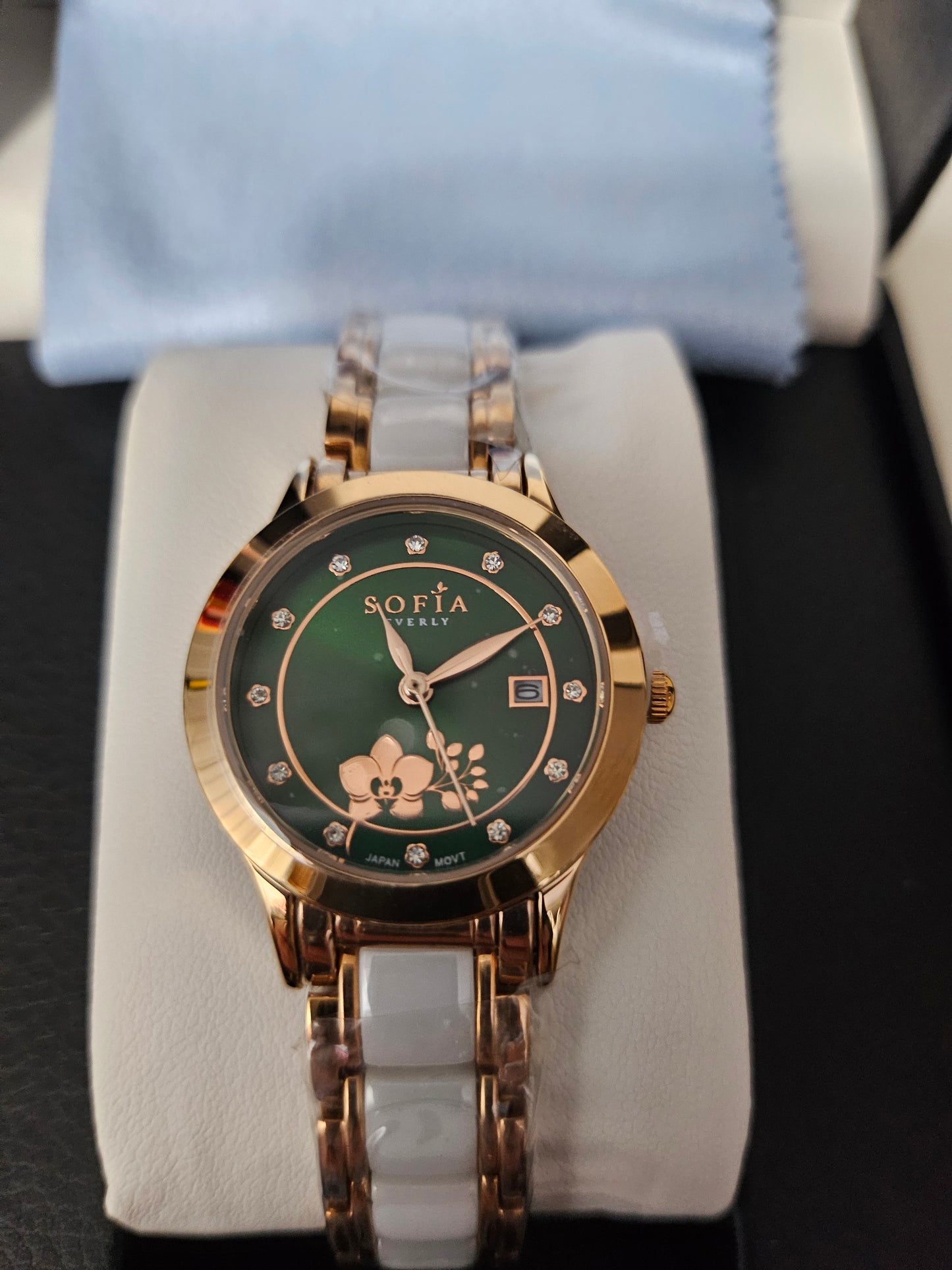 Sofia Everly Dameklokke grønn i gaveeske - Elegant Norsk Design