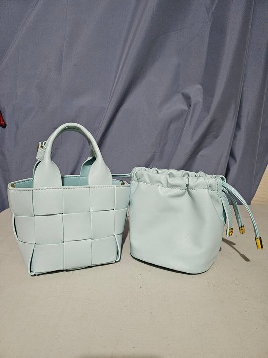 Håndlaget Flettet Veske hvit - Nordisk Design -med skinnpose