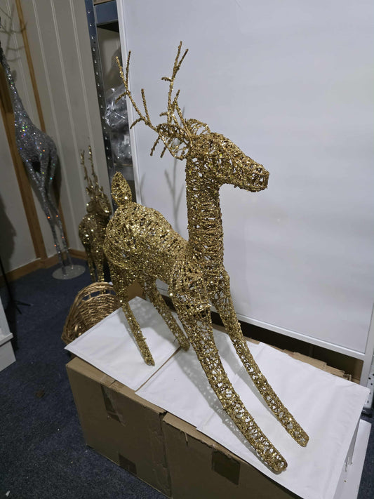 Reinsdyr Dekorasjon i Gull  - Elegant Julepynt i Metall 55 x55cm