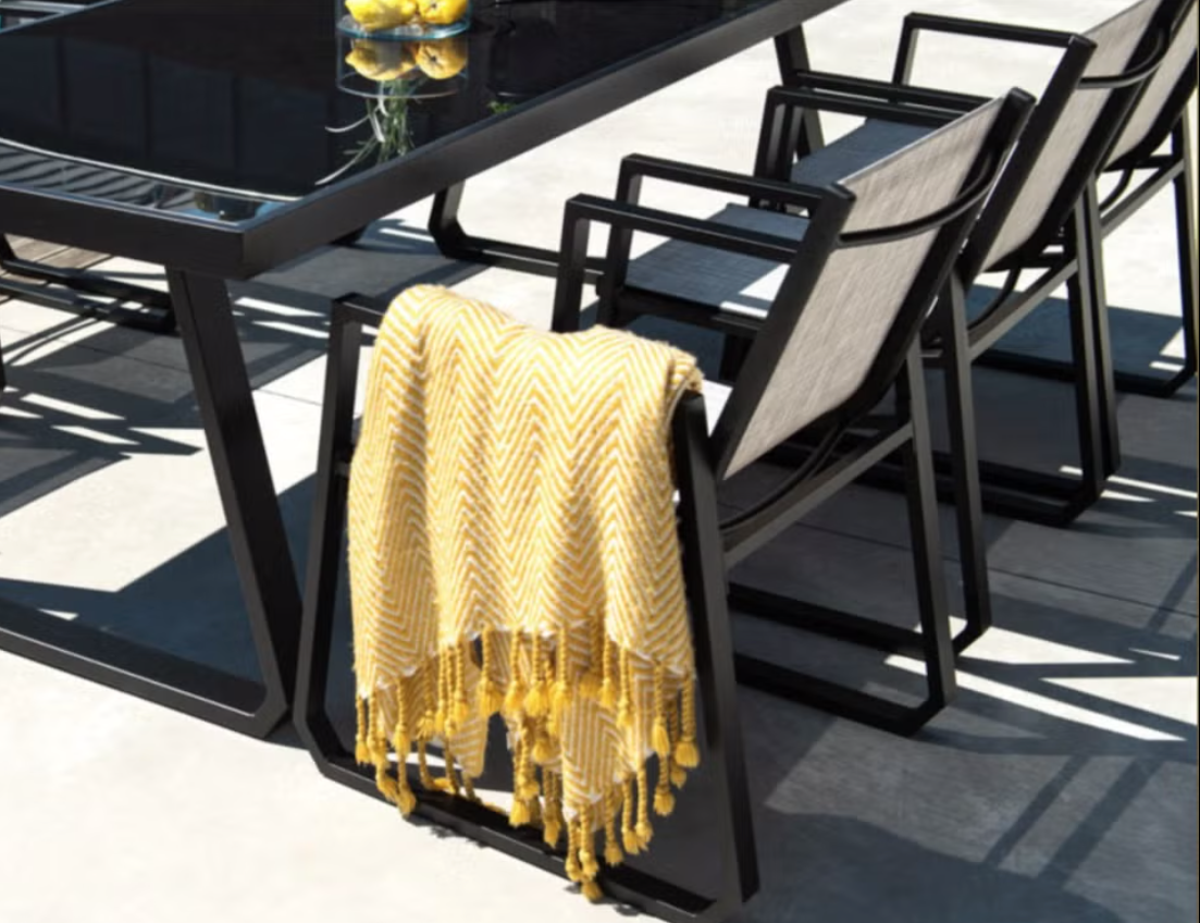 InGarden Eline sittegruppe 6 pers – Hvite stoler/sort bord
