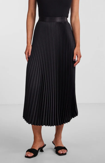 Y.A.S Yasceline HW Midi Skirt - Black - Plissert skjørt svart