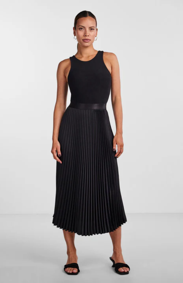 Y.A.S Yasceline HW Midi Skirt - Black - Plissert skjørt svart