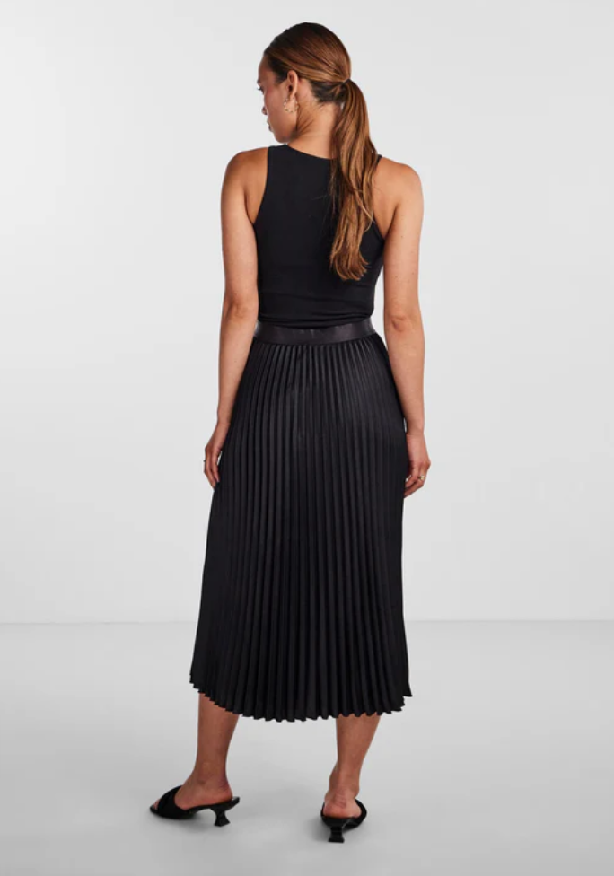 Y.A.S Yasceline HW Midi Skirt - Black - Plissert skjørt svart