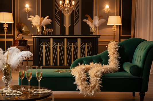 Beige fjærboa i festlig 20-tallsmiljø