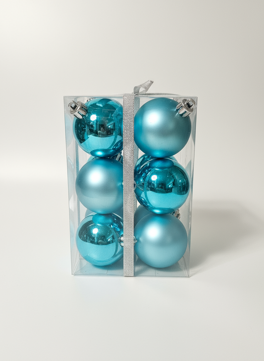 Forbedret bilde av gaveekse med turkise julekuler