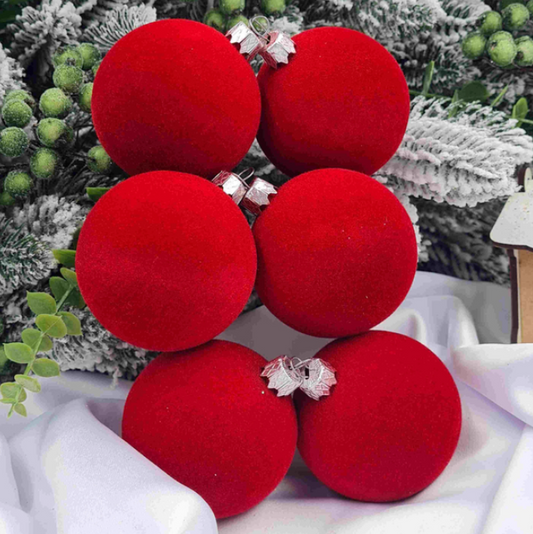 Røde Julekuler i Velourstoff 8 cm - Eksklusiv Juletrepynt 6 pk