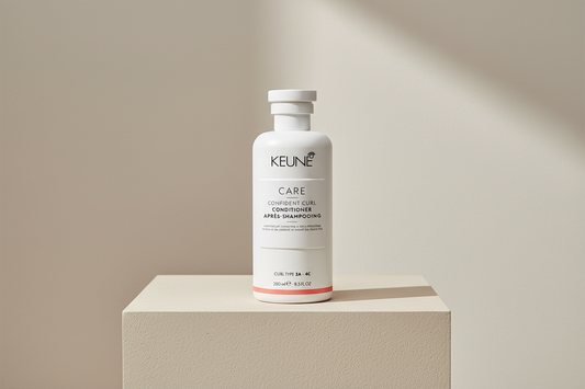 Keune Care Confident Curl Conditioner med bakgrunn