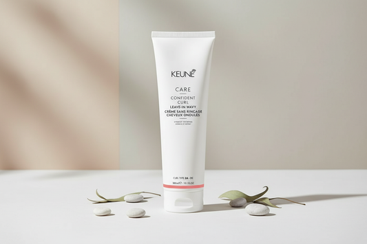 Keune Care Confident Curl Leave in Wavy med bakgrunn