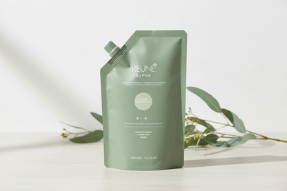 Keune So Pure Clarify Shampoo med bakgrunn