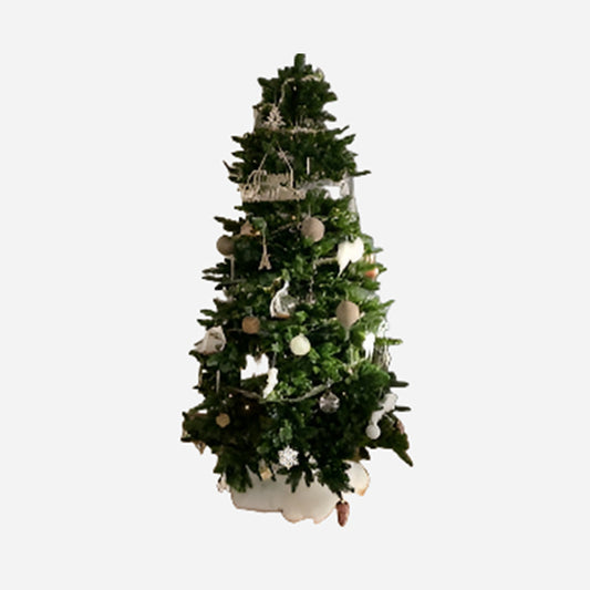 Kunstig juletre i forskjellig størrelser