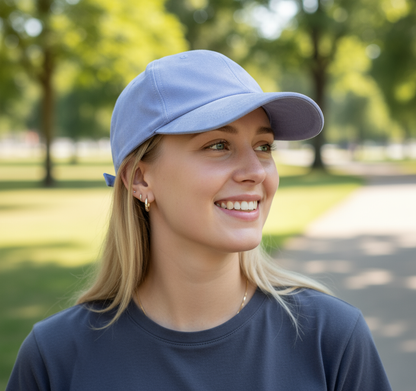 Lulus's caps isblå på person