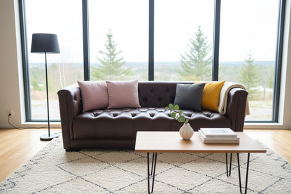 Råtøff sofa i skandinavisk stue