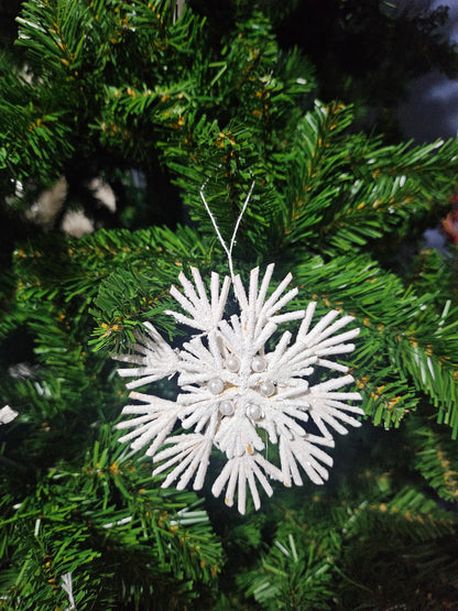 Hvite snøkrystaller og stjerner 10 cm Juletrepynt 4 pk -