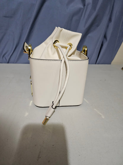 Premium Bøtteveske i Ekte Kuskinn med Gulldetaljer