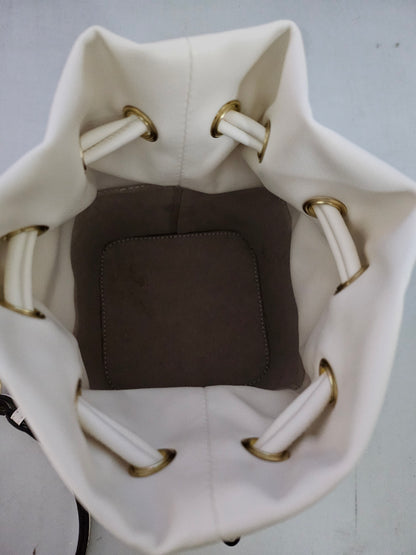 Premium Bøtteveske i Ekte Kuskinn med Gulldetaljer