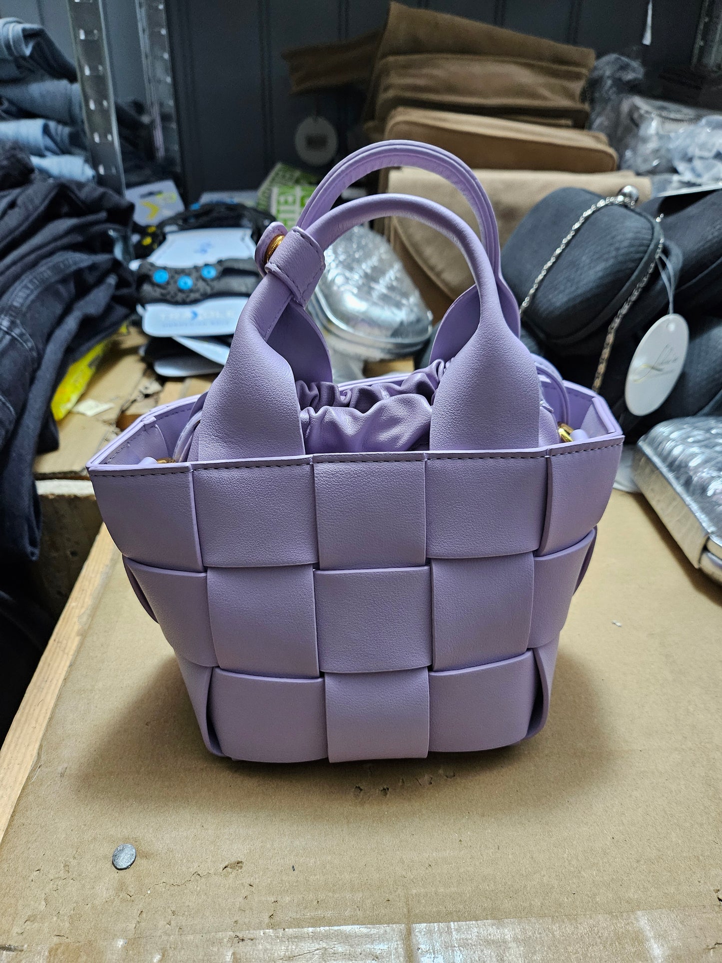 Håndlaget Flettet Veskelilla- Nordisk Design -med skinnpose