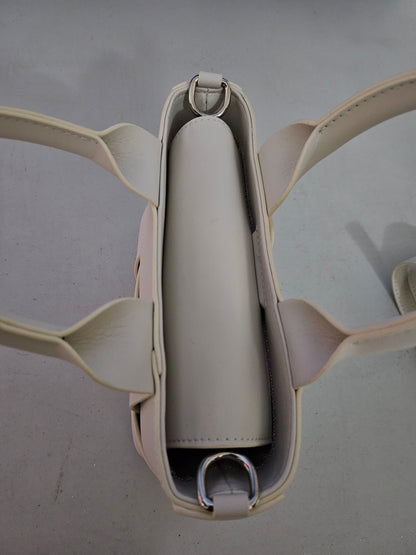 Hvit Flettet Veske i Ekte Kuskinn – Nordisk Design