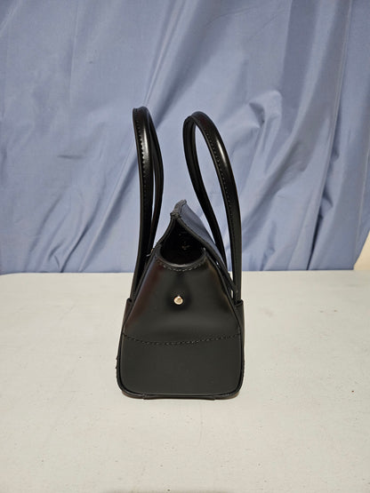 Moderne sort veske - Nordisk design - Kuskinn