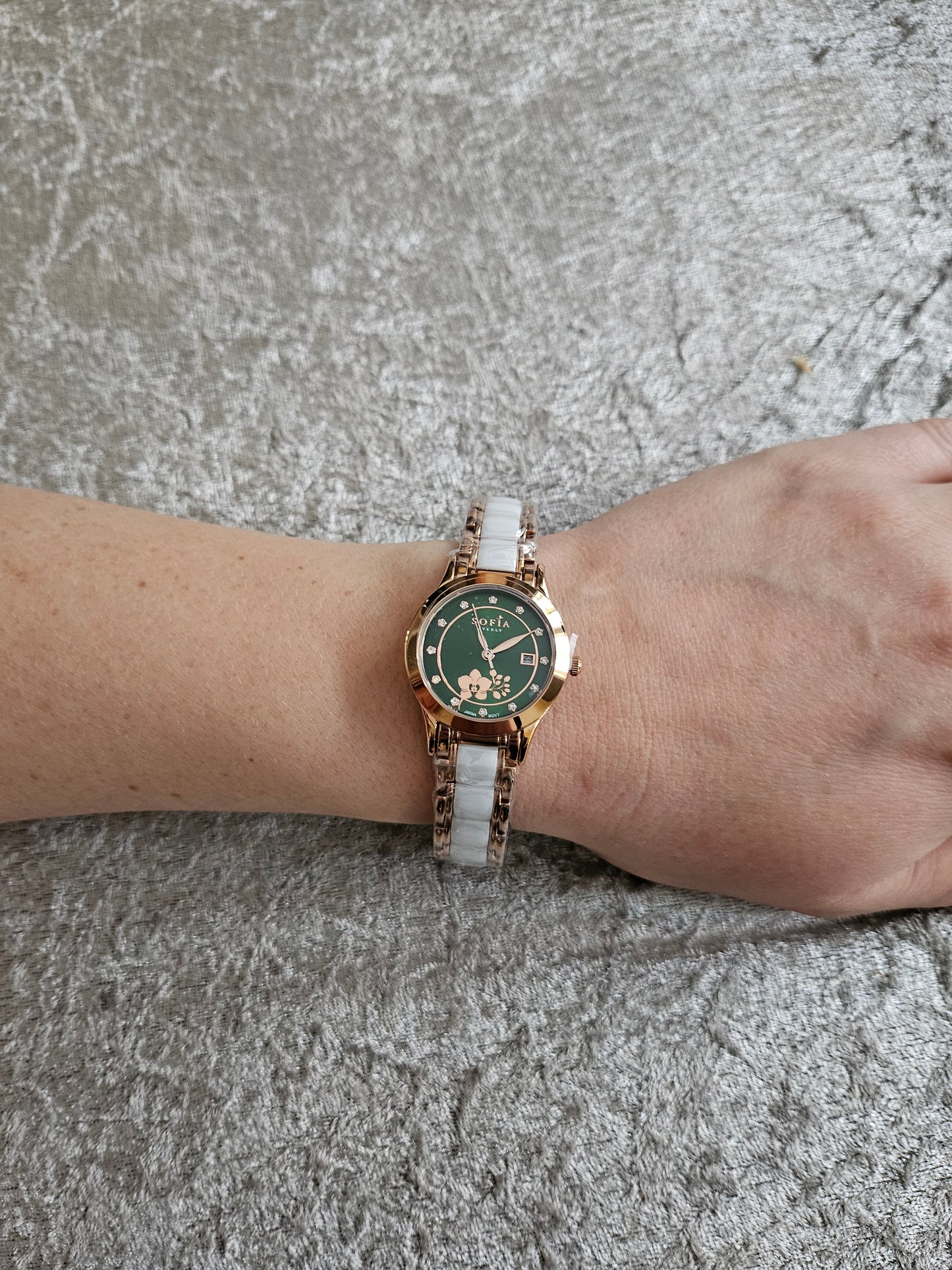 Sofia Everly Dameklokke grønn i gaveeske - Elegant Norsk Design