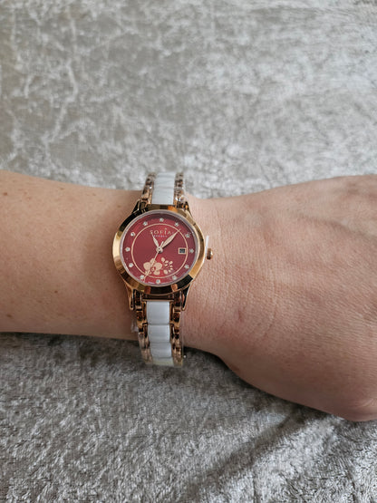 Sofia Everly Dameklokke Rød i gaveeske - Elegant Norsk Design