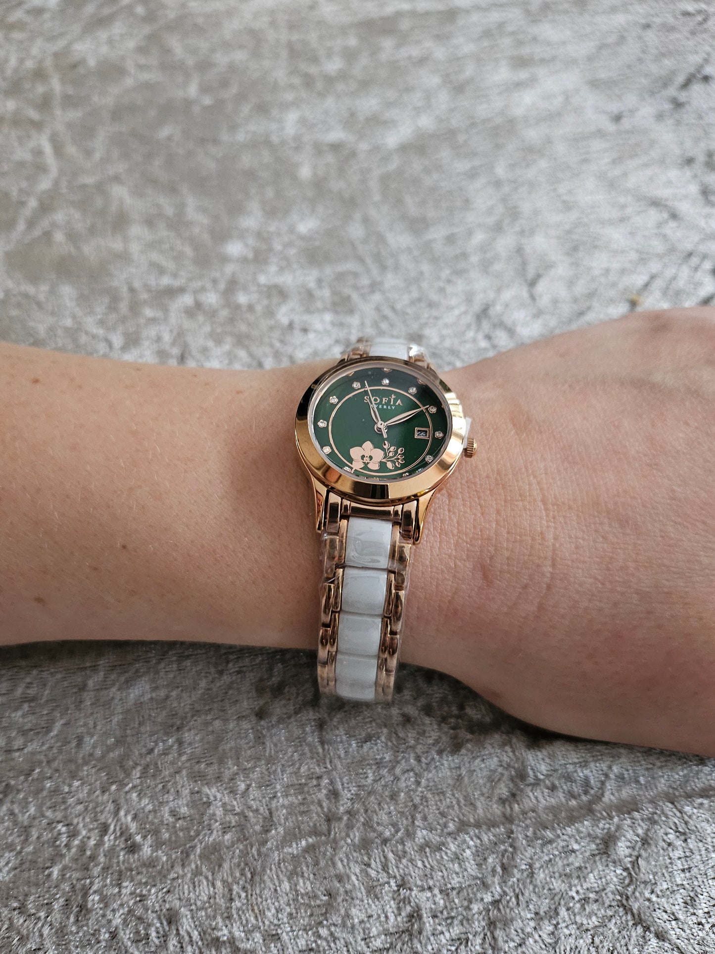 Sofia Everly Dameklokke grønn i gaveeske - Elegant Norsk Design