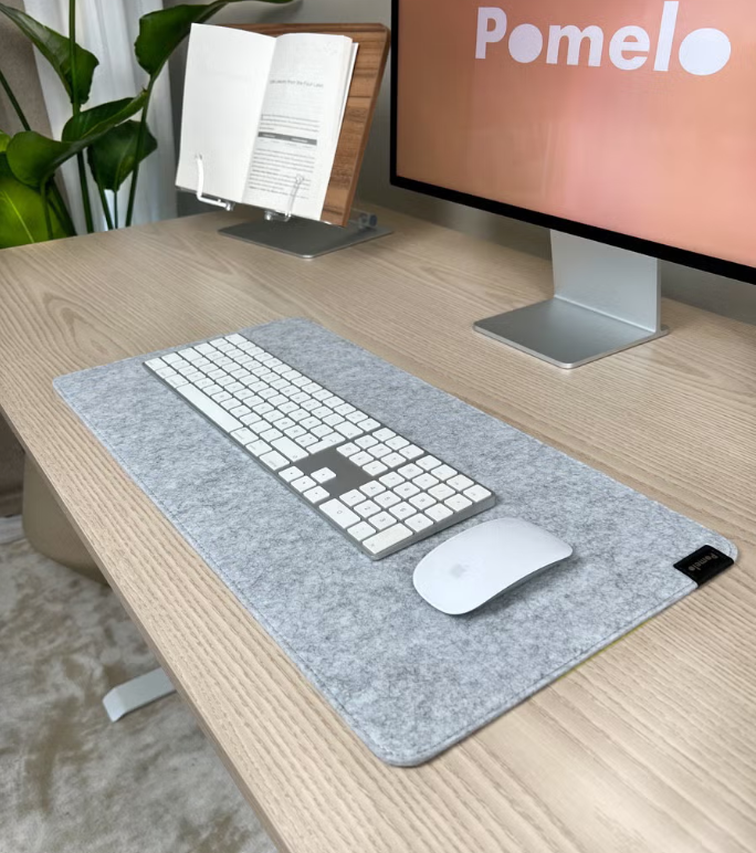 Pomelo Bordmatte Musematte Ull/Filt Lys Grå - Premium Skrivebordsunderlag