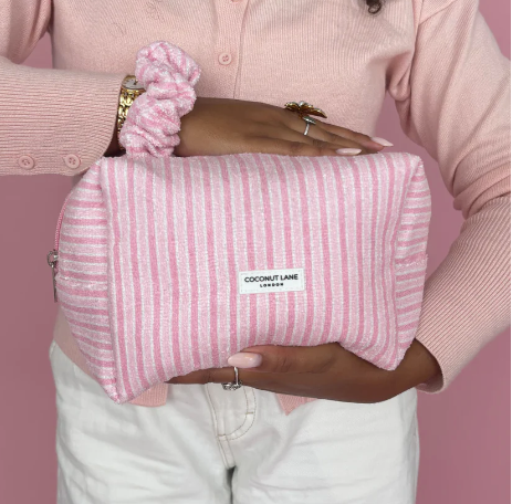 Coconut Lane toalettmappe og scrunchie- reiseveske
